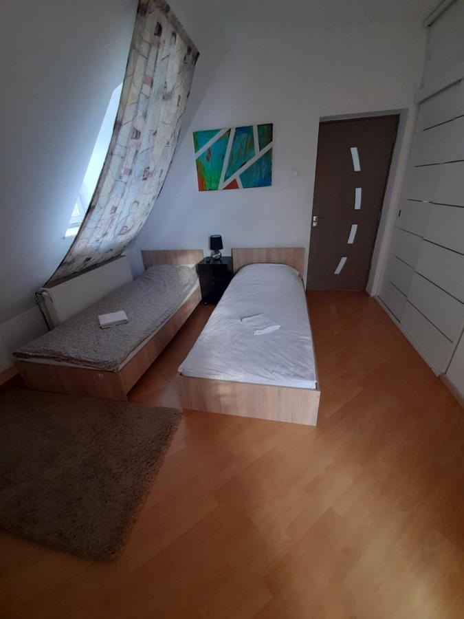 Lara Guest House Сфынту-Георге Экстерьер фото